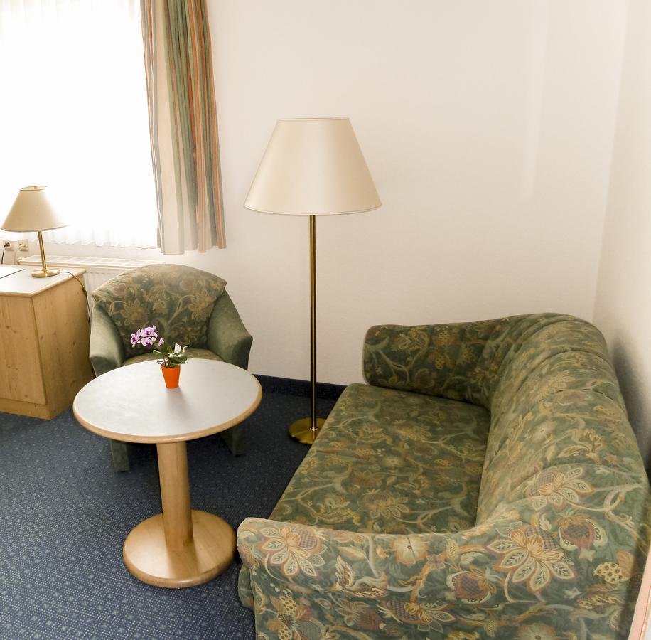 Hotel Zur Werra 施马尔卡尔登 外观 照片