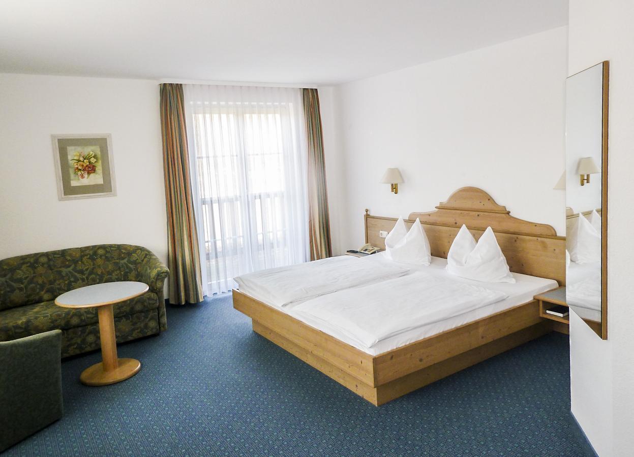 Hotel Zur Werra 施马尔卡尔登 外观 照片