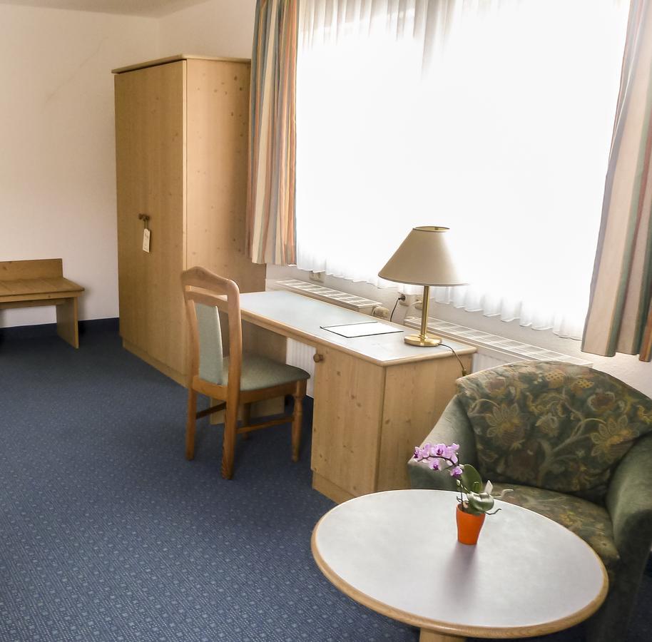 Hotel Zur Werra 施马尔卡尔登 外观 照片