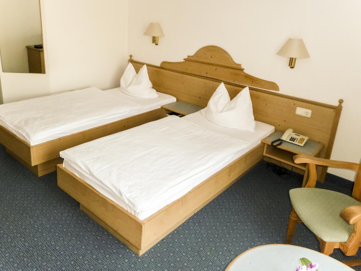 Hotel Zur Werra 施马尔卡尔登 外观 照片